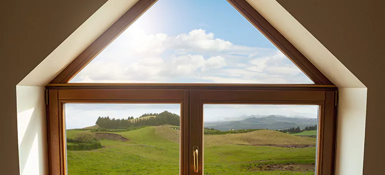 Trapezoid Window Maintenance in Los Altos, CA